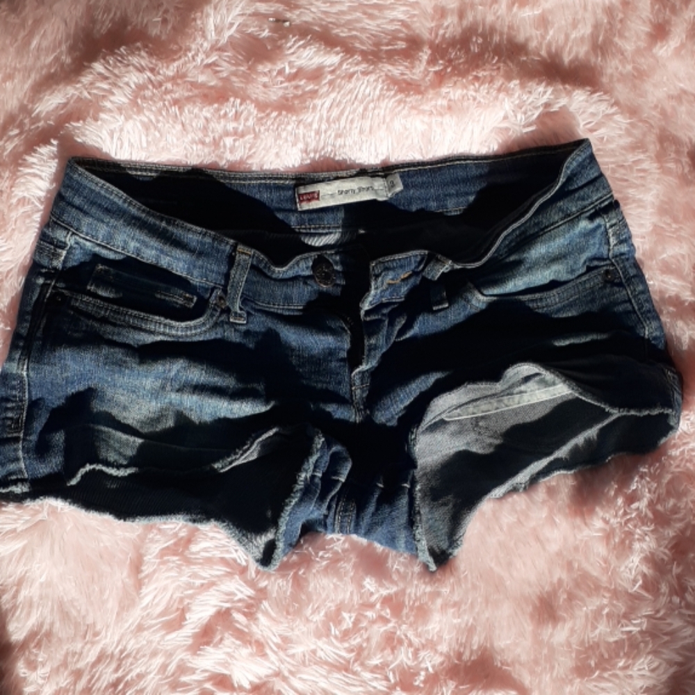 Levi shorts size 3
